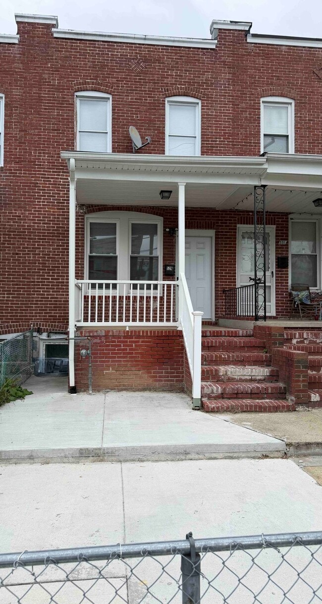Building Photo - 529 S Longwood St