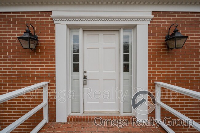 Building Photo - 4 Laurel Springs Rd