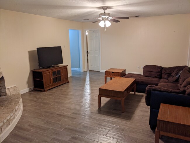 Building Photo - 11322 Sagetrail Dr