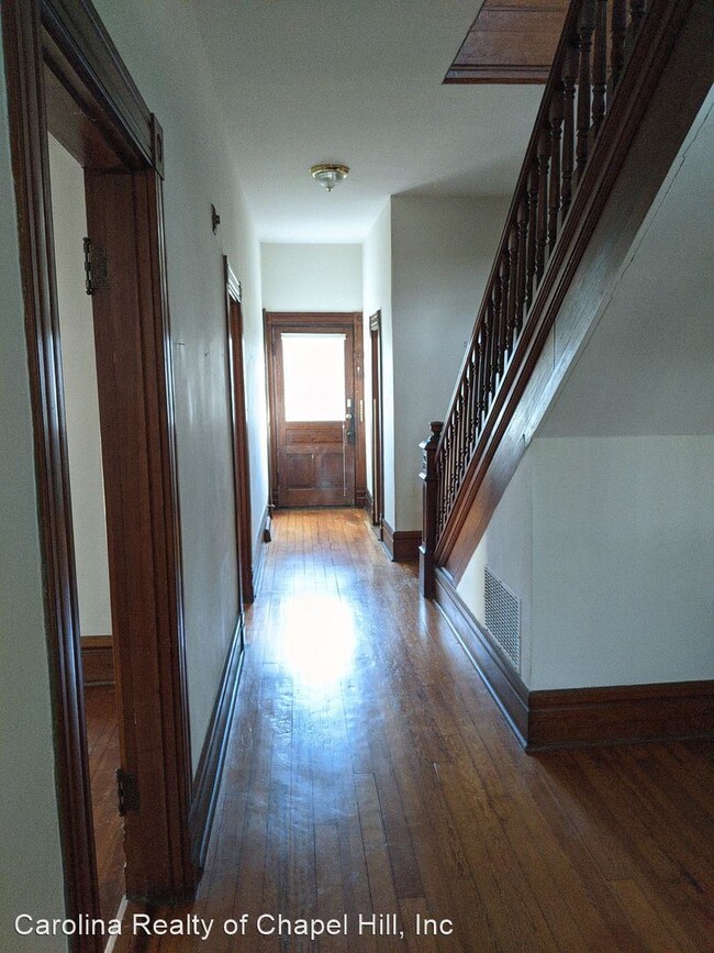 Building Photo - 4 br, 3 bath House - 217 W. Tryon Street