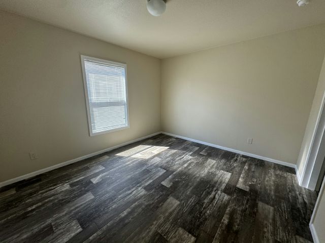 Foto del edificio - 825 N Lamb Blvd