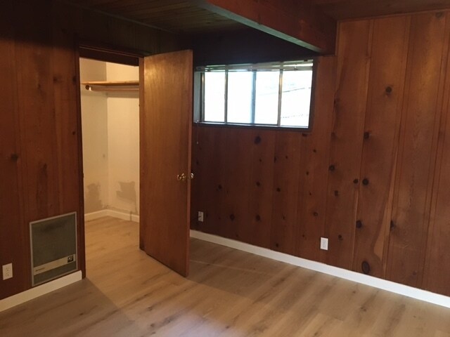 Dormitorio con vestidor - 995 Nob Hill Ave