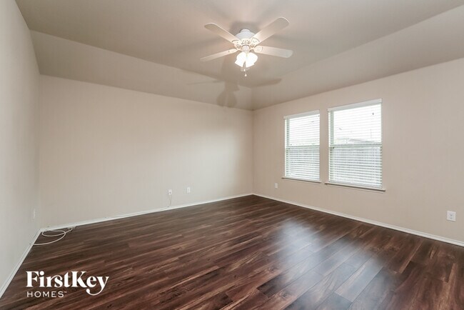 Building Photo - 1800 Arbordale Way