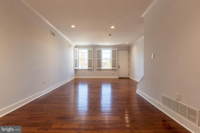 Foto del edificio - 801 Cameron St