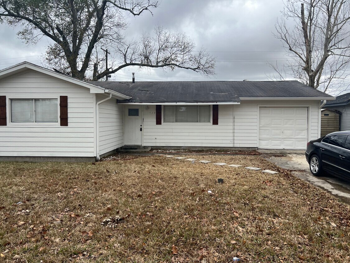 Foto principal - 3429 Bowling Ln