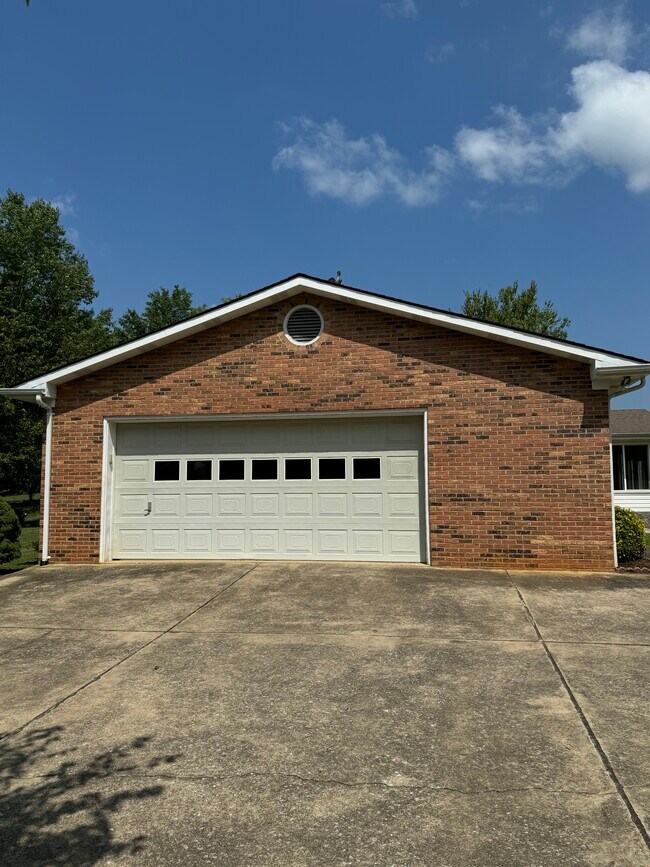 Building Photo - 308 Norton Rd