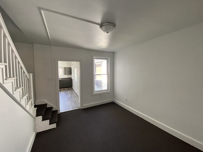Foto del edificio - 530 S Duke St