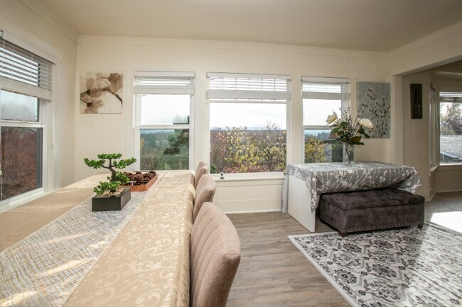 Foto del edificio - 2407 E Ward St