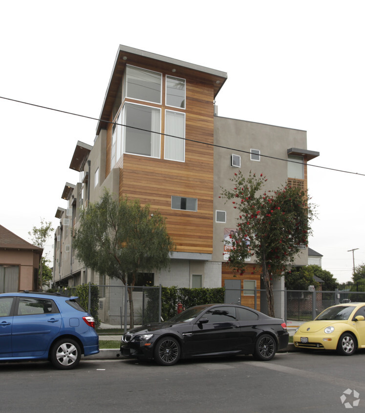 Building Photo - 1188 W. 36th Pl.