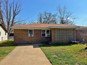 Building Photo - 104 Ave G