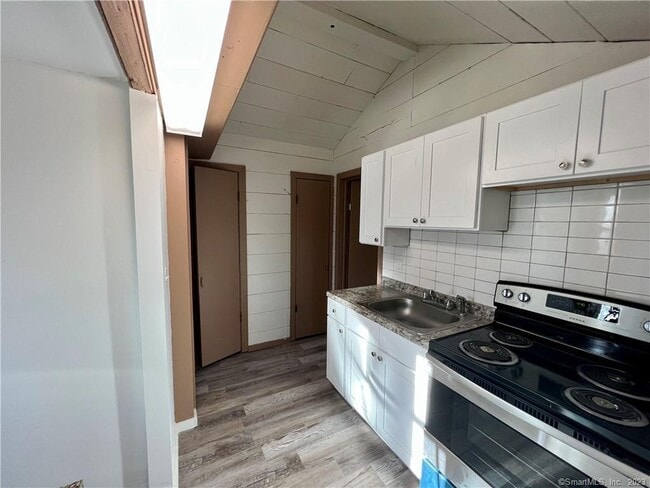 Building Photo - 39 Waterbury Rd