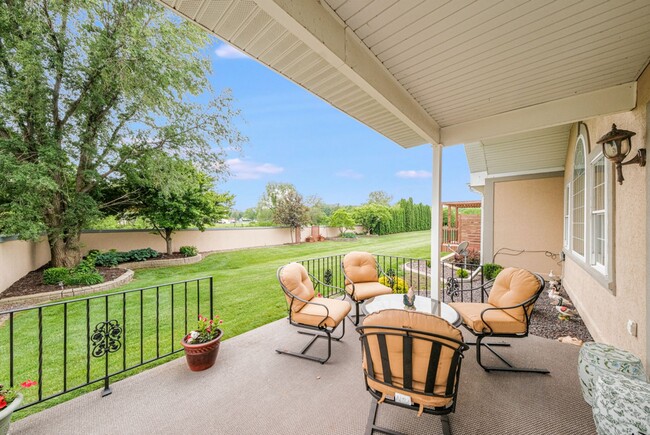 Building Photo - 3 Bed, 3 Bath Condo for Rent – Available August 5th