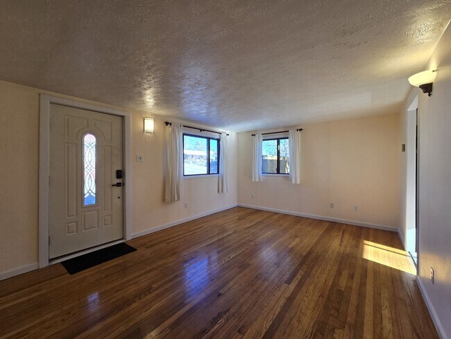 Foto del edificio - 3509 Pueblo Dr