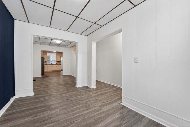 Foto del edificio - 2 bedroom 1.5 bath rowhome for rent in Baltimore
