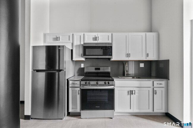 Building Photo - 480 Myrtle St