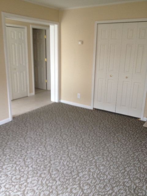 Building Photo - 970 Village Dr