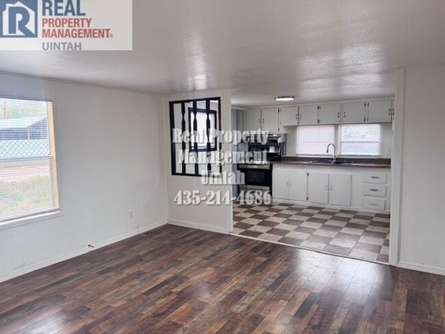 Building Photo - Cute 2 Bedroom, 1 Bathroom Trailer Home. S...
