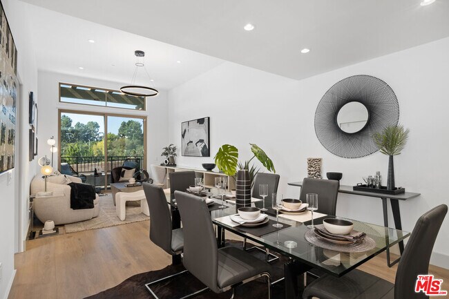 Building Photo - 130 S Sepulveda Blvd