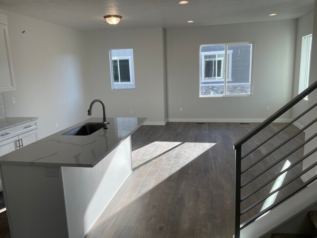 Building Photo - 15046 S Wild Horse Wy