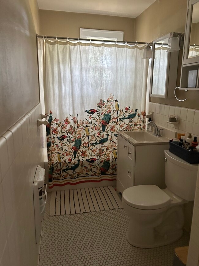 Building Photo - 1023 Scott St