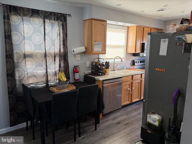 Building Photo - 127 Dory Ct