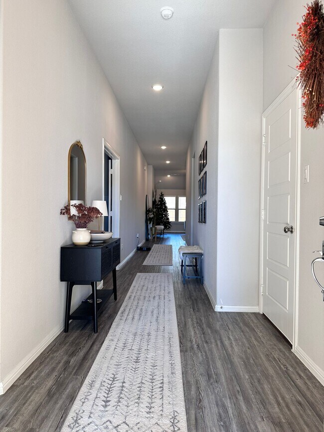 Building Photo - 1104 Magpie Lane