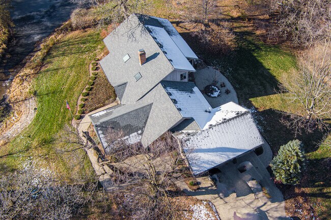 Foto del edificio - 15057 Whipple Rd