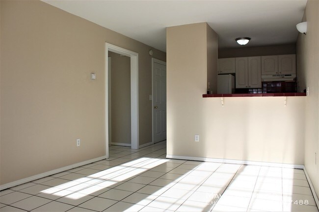 Building Photo - 1064 Chambers Ct