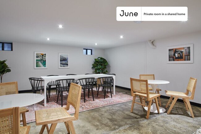 Building Photo - Beautiful Private ROOM in Bed-Stuy