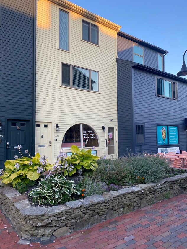 228 Goddard Row, Newport, RI 02840 Townhome Rentals in Newport RI