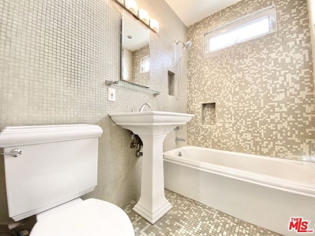 Foto del edificio - 2822 11th St