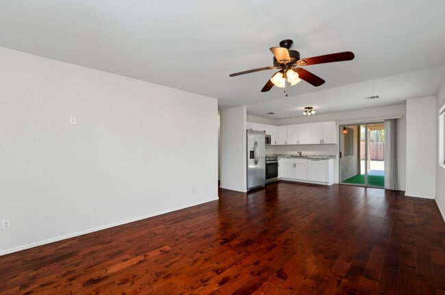 Building Photo - 42551 W Hillman Dr