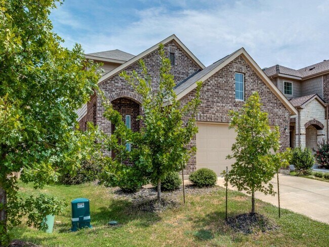 Building Photo - 5906 Wolf Pack Dr