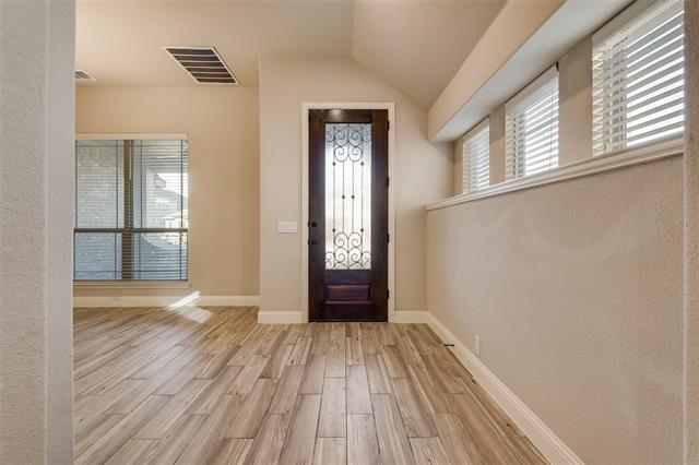 Foto del edificio - 550 Lily St