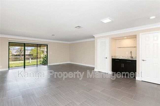 Building Photo - 455 Canal Point N