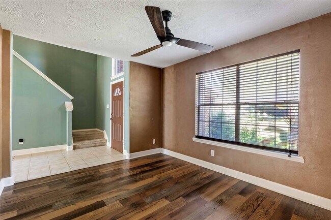 Foto del edificio - 4111 Boulder Dr