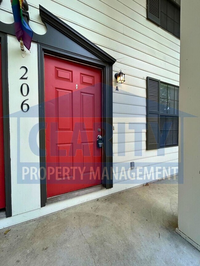 Building Photo - 206 Cliftview Dr