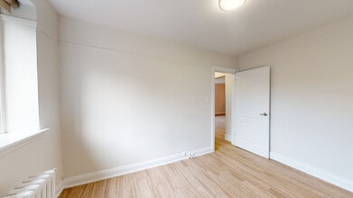 Building Photo - 316-320 Lonsdale Road