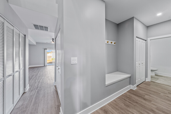 Building Photo - 1416 8th St