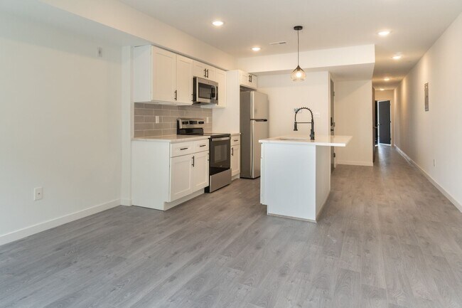 Foto del edificio - 6604 Lansdowne Ave