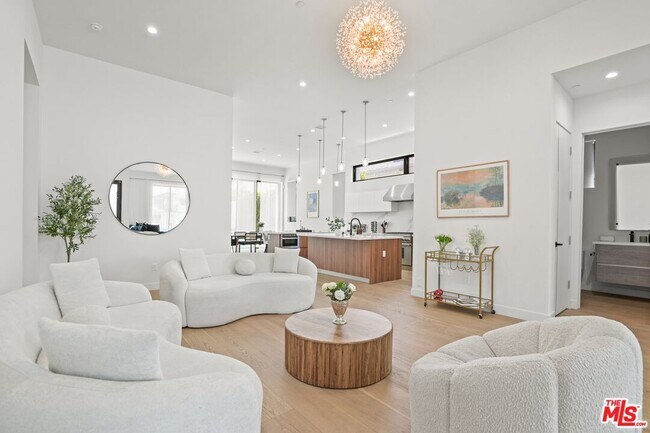 Foto del edificio - 12136 Clarkson Rd