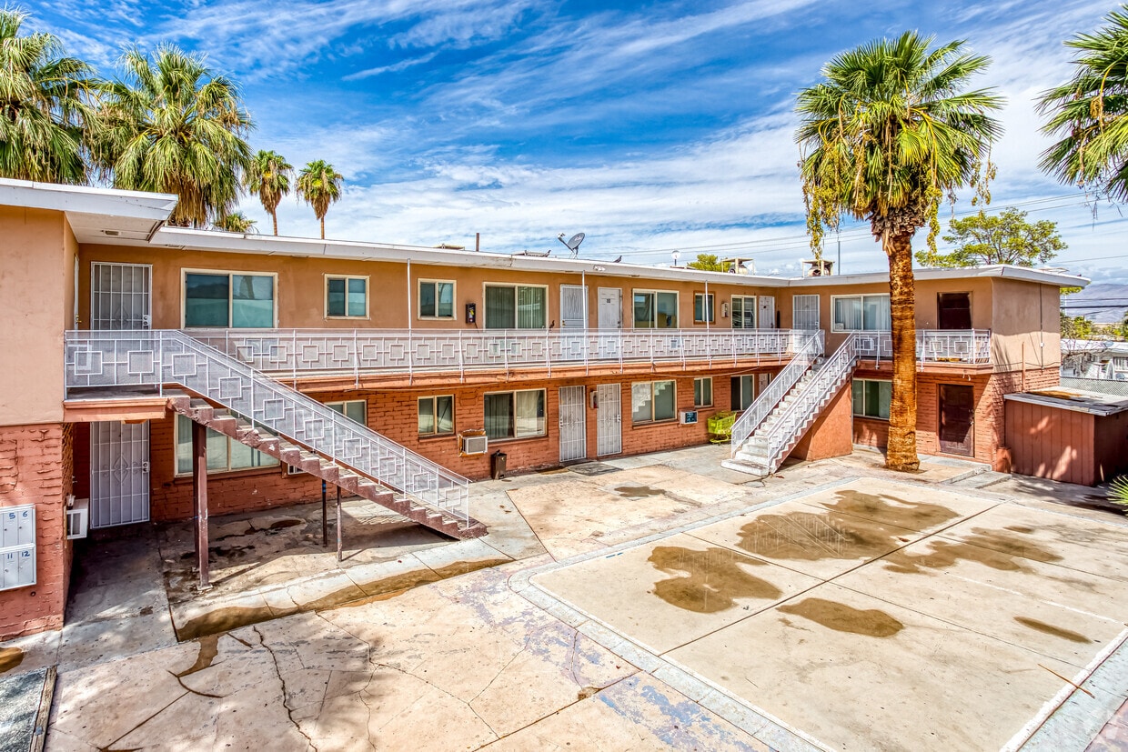 Primary Photo - 2101 Sunrise Ave