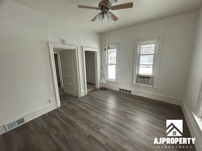 Foto del edificio - 421 S Prairie Ave