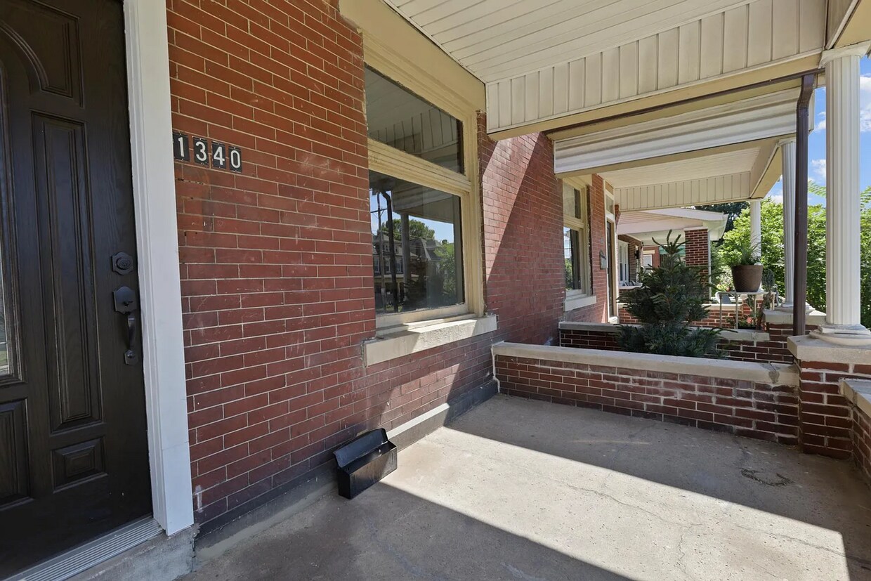 Foto principal - 1340-1342 E Long St