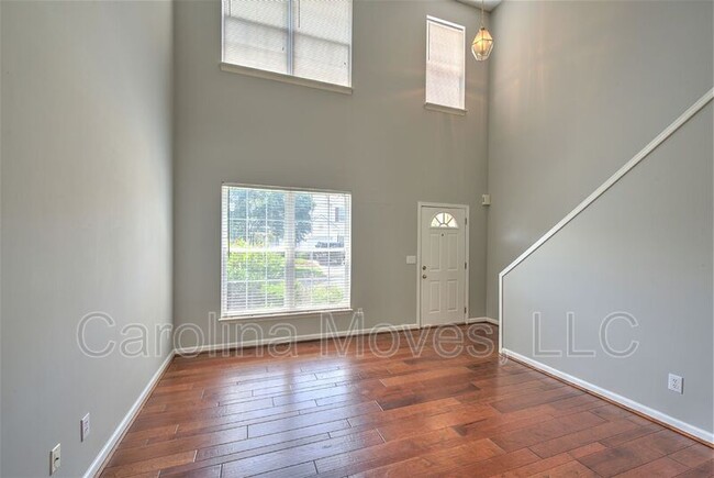 Building Photo - 407 Westcot Ct