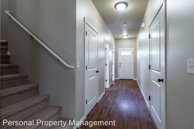 Building Photo - 4 br, 2.5 bath House - 7609 NE 31st Circle