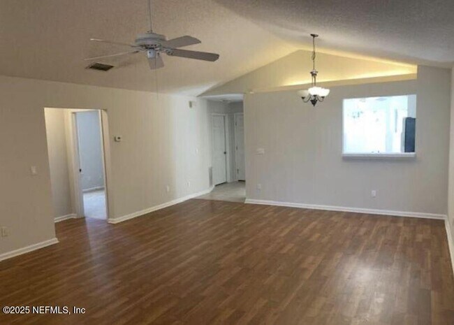 Foto del edificio - 1819 Ashmore Green Dr