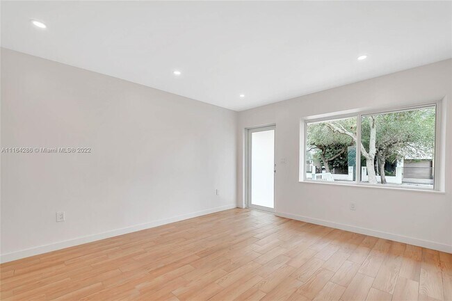 Foto del edificio - 3400 Day Ave
