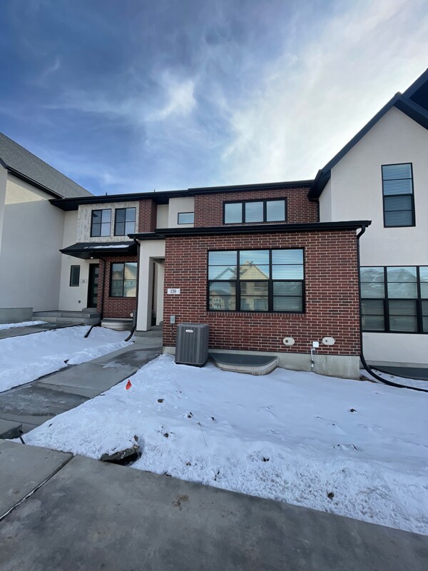 Primary Photo - 165 E Lamotte Peak Ln