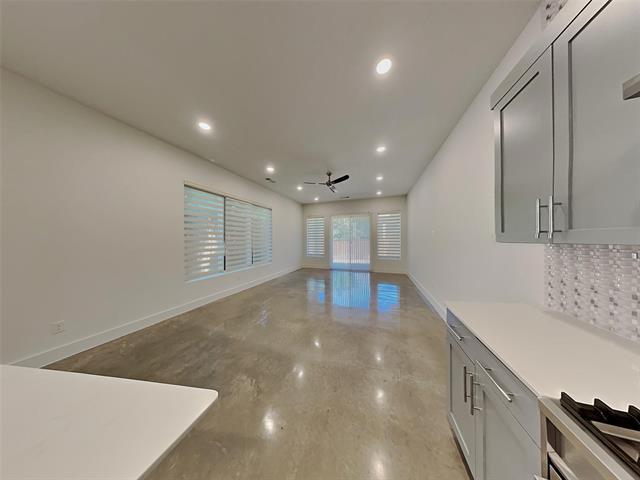 Foto del edificio - 2343 Vagas St